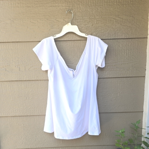Torrid Foxy u- Bar Short Sleeve Top White 3x - Picture 6 of 12